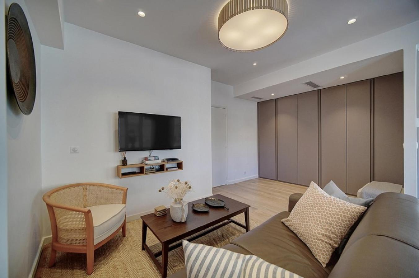 Magnifique 3 Pieces Renove Cannes Centre 'Banane' Avec Veranda ! A2B88 Kültér fotó